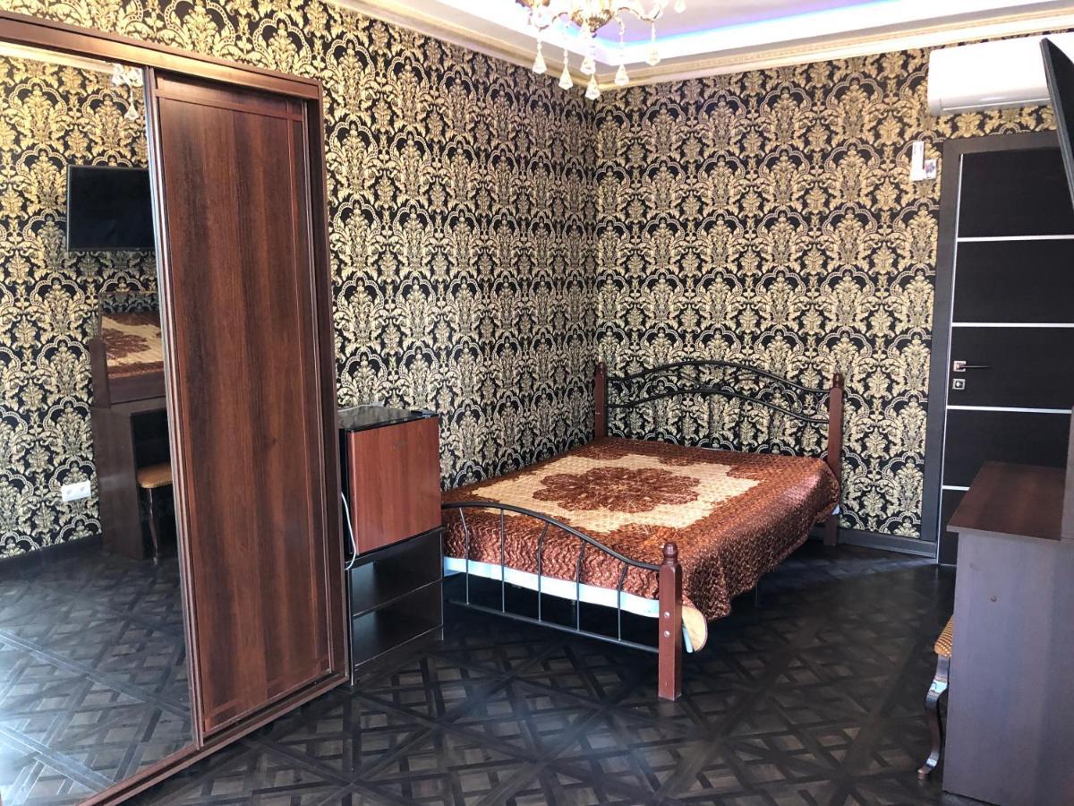 Nina Mini Hotel Гагра Екстериор снимка