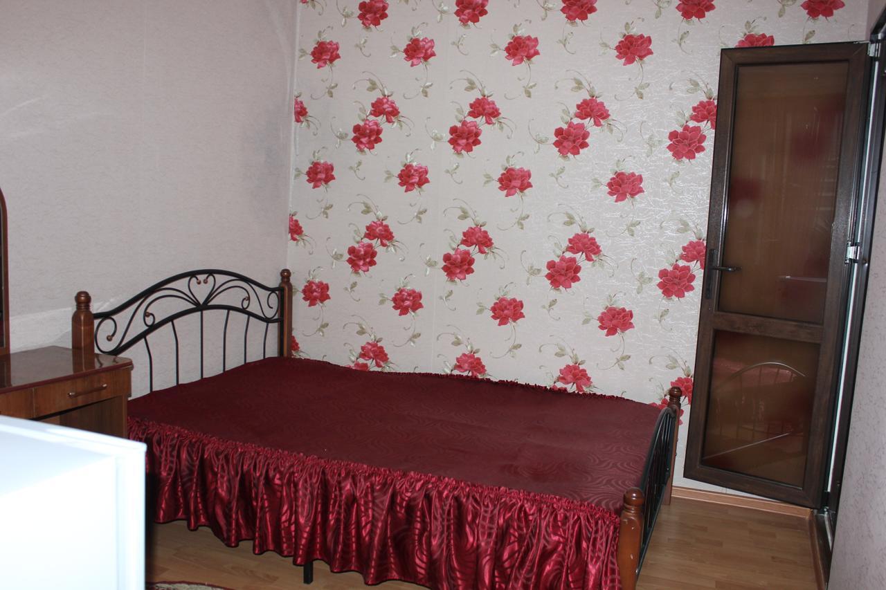 Nina Mini Hotel Гагра Екстериор снимка